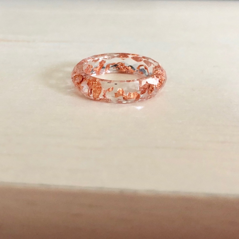 New Clear w/ rose gold ring band 🌹